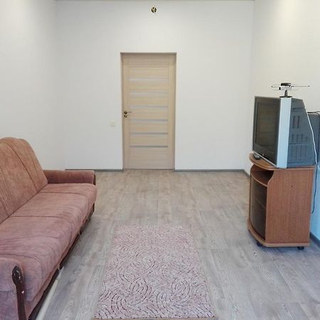 Apartment On Kryvorizhstal Street 35-24 Krivói Rog Exterior foto