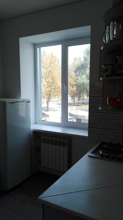 Apartment On Kryvorizhstal Street 35-24 Krivói Rog Exterior foto