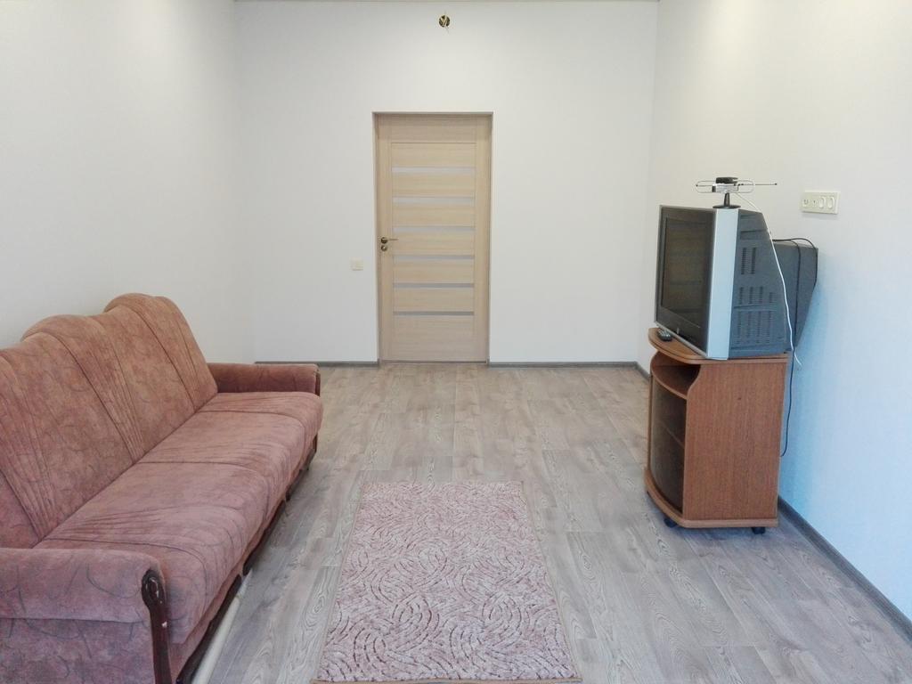 Apartment On Kryvorizhstal Street 35-24 Krivói Rog Exterior foto
